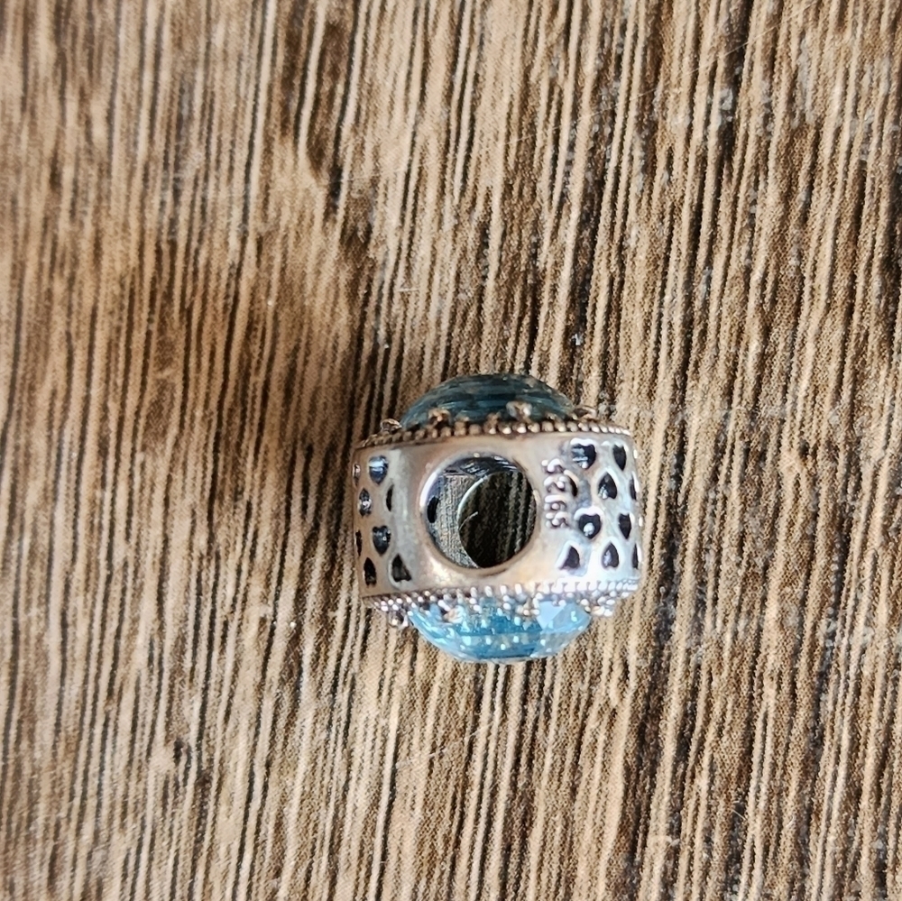 𝅺CHARM - Picture 2 of 4
